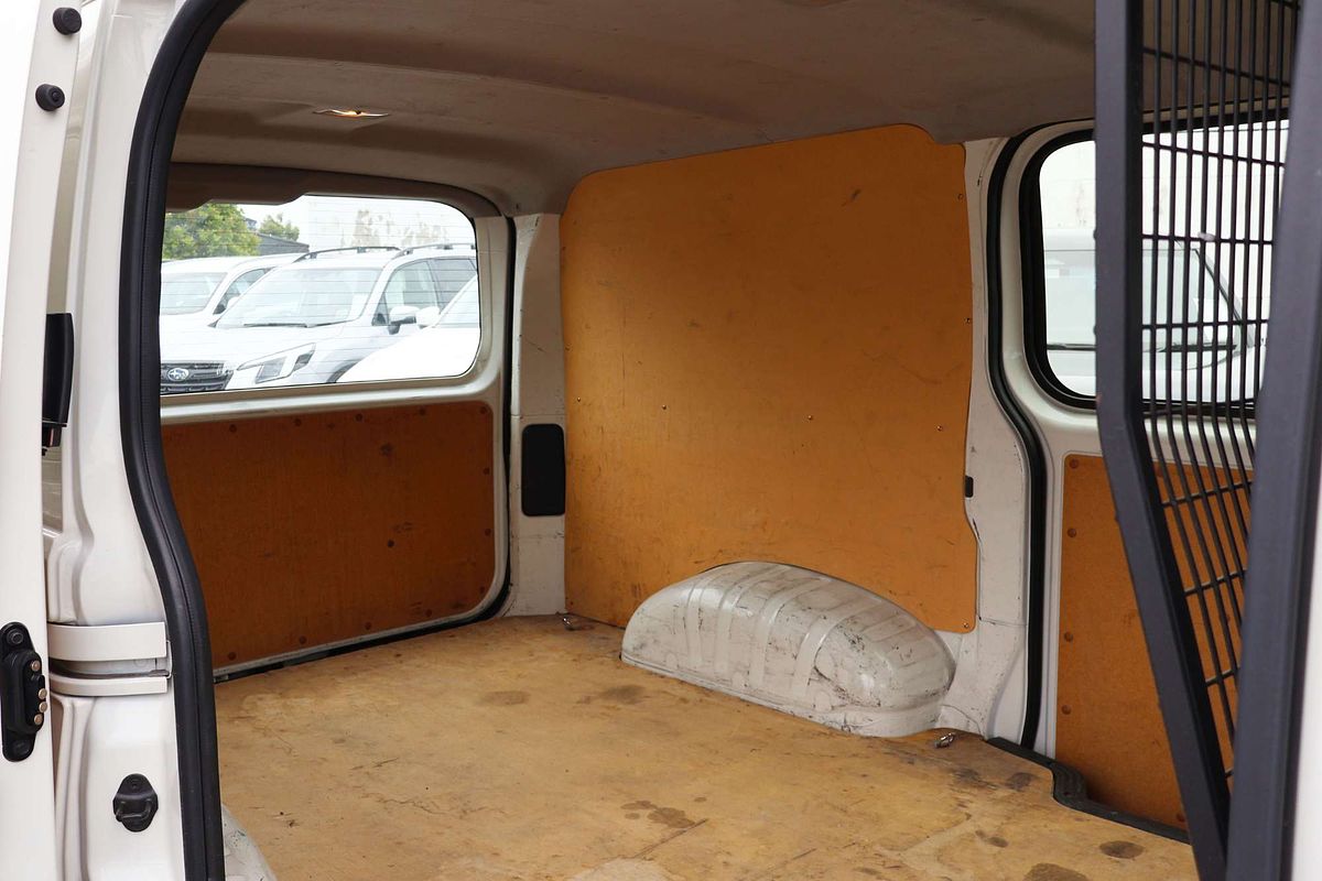 2022 Toyota Hiace GDH300R LWB image 9