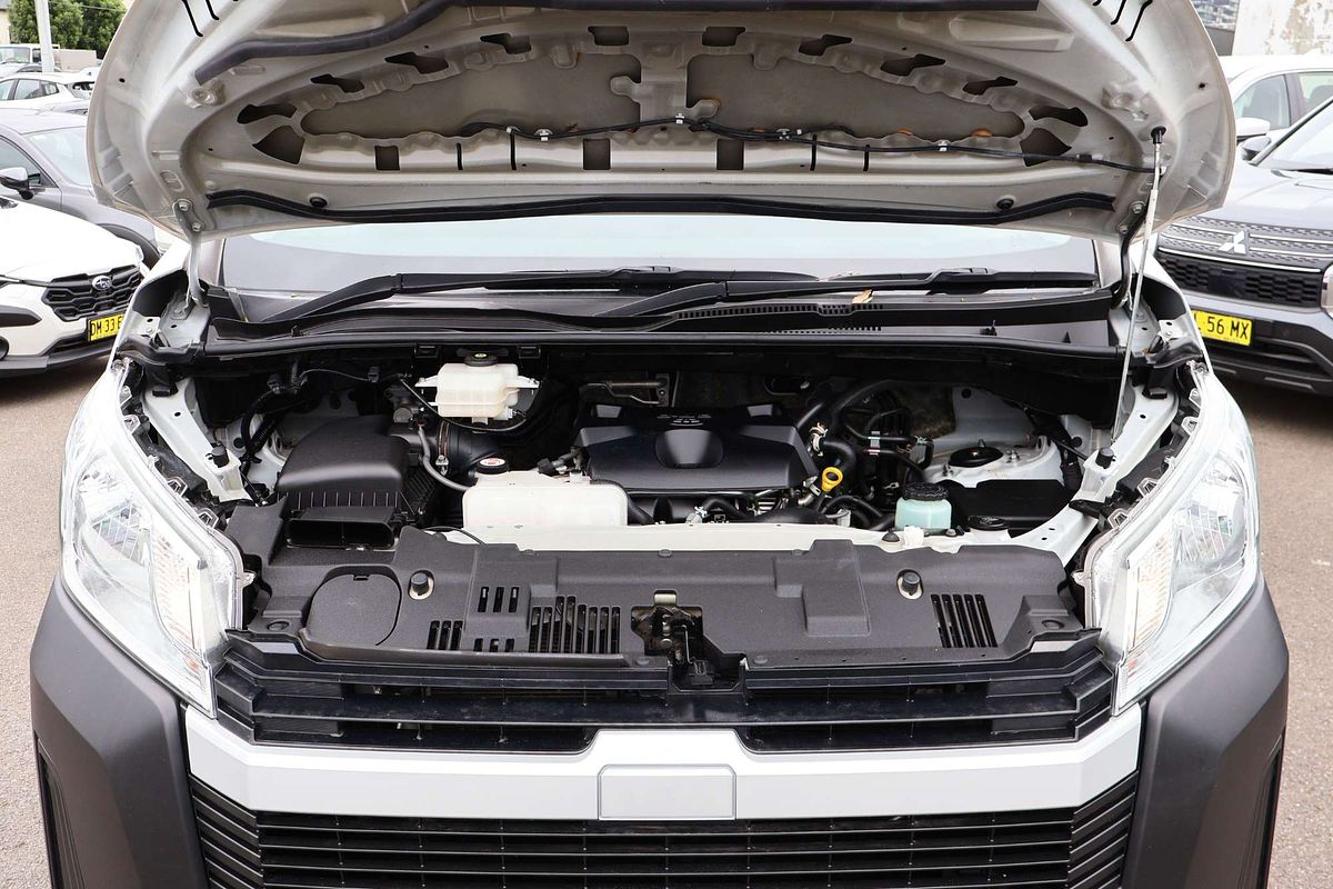2022 Toyota Hiace GDH300R LWB image 10