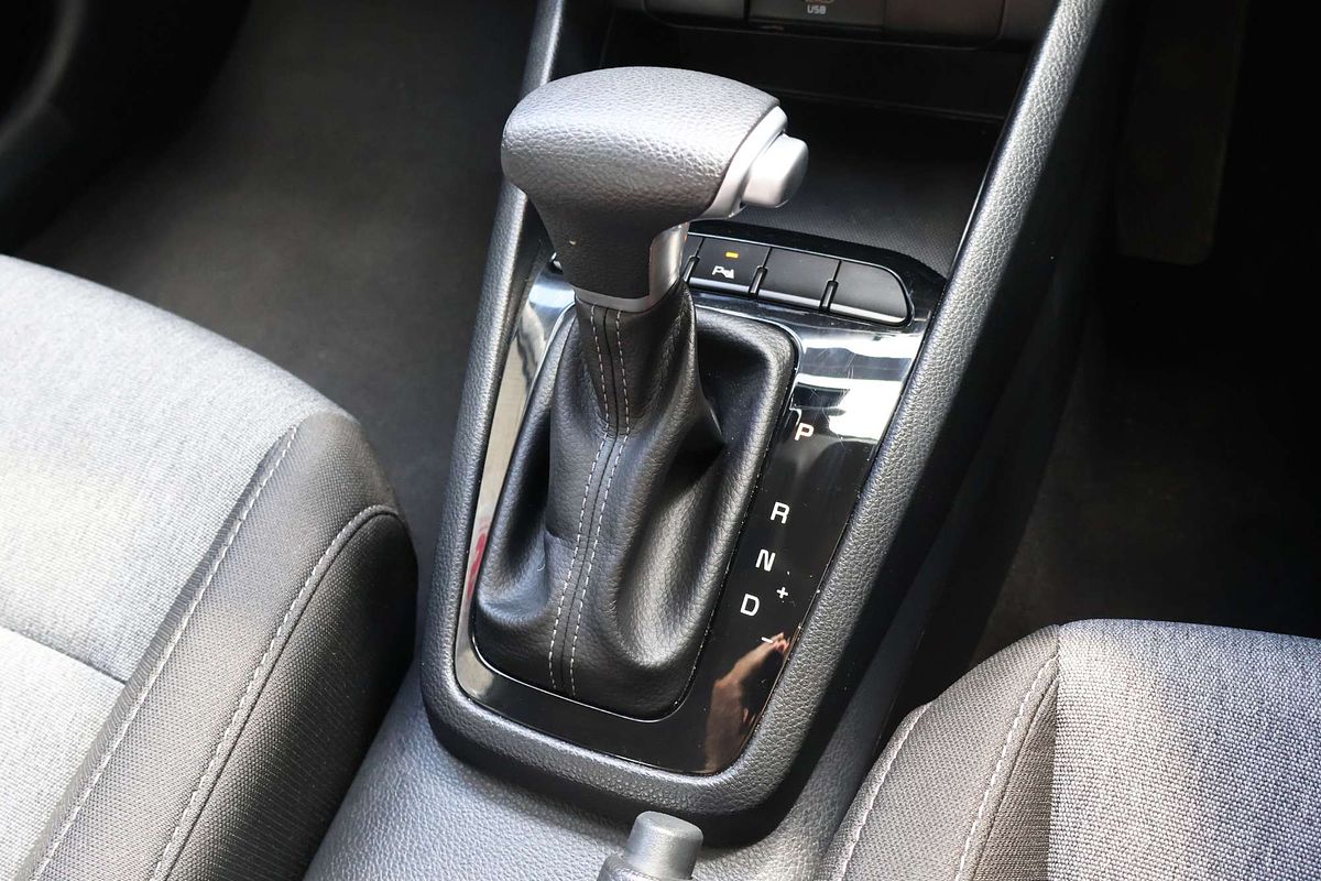 2024 Kia Stonic S YB