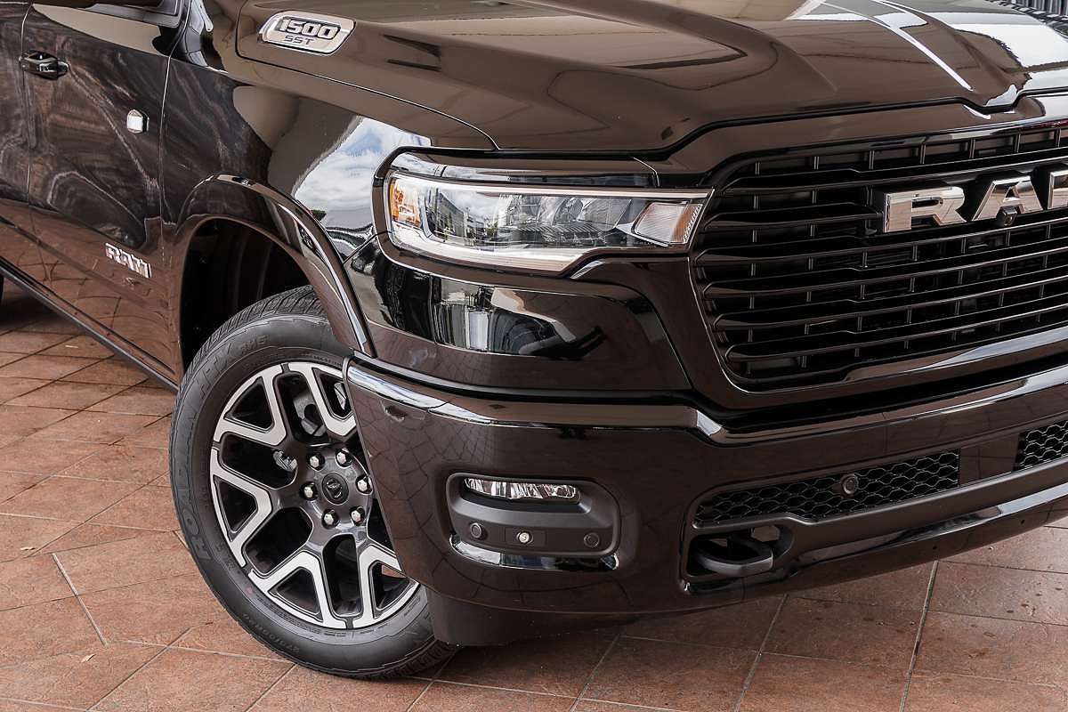 2025 RAM 1500 Laramie Sport Hurricane SO RamBox DT 4X4 SWB