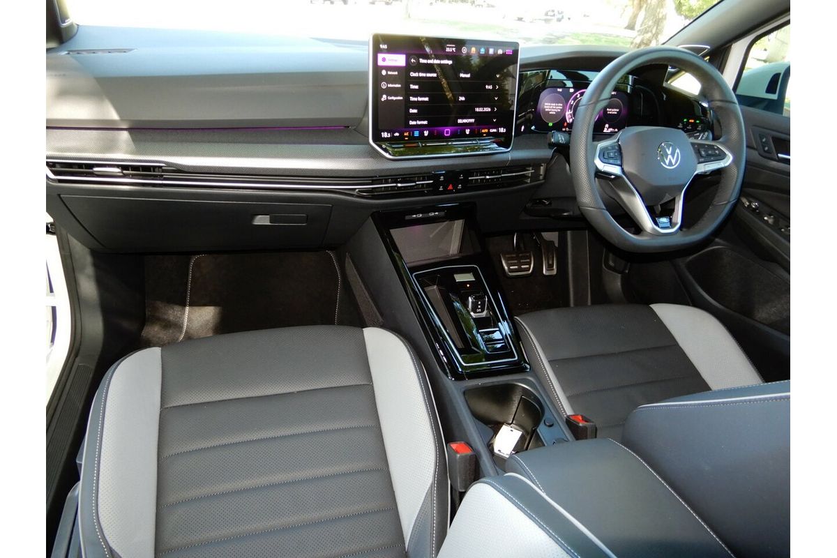 2025 Volkswagen Golf 110TSI R-Line 8.5