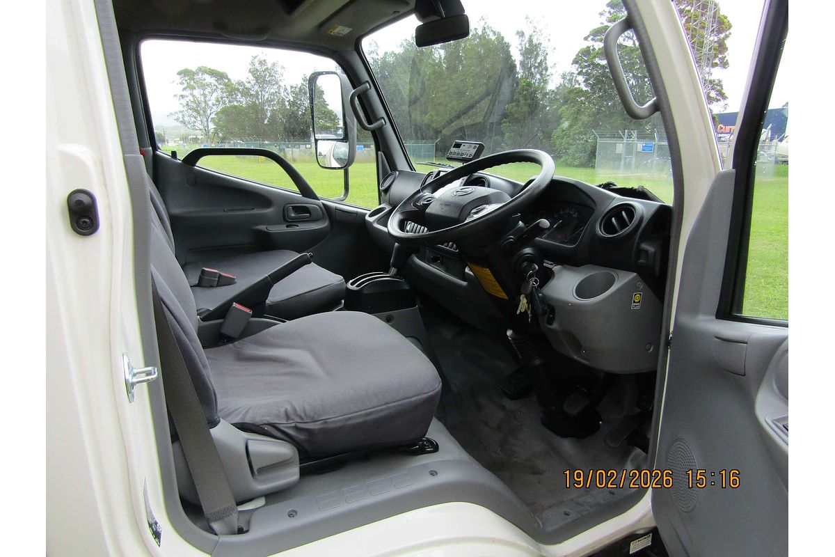 2021 Hino 300 Series 616 3375 STD XZU655R MY20 REAR WHEEL DRIVE image 4