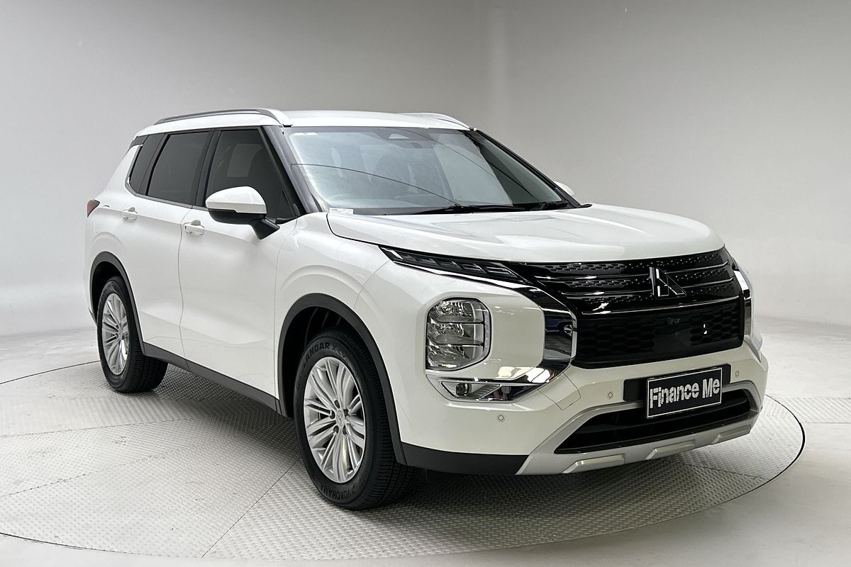2024 Mitsubishi Outlander LS ZM