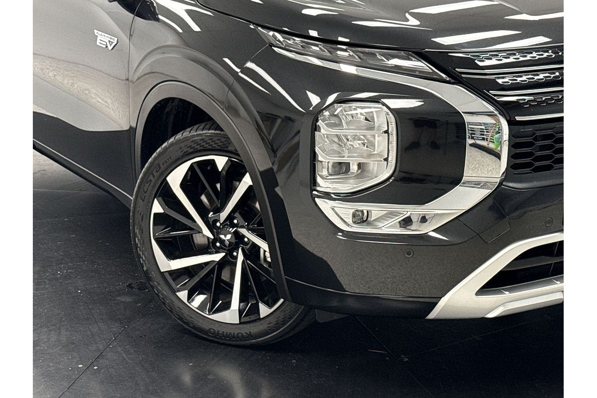 2023 Mitsubishi Outlander PHEV Exceed Tourer ZM