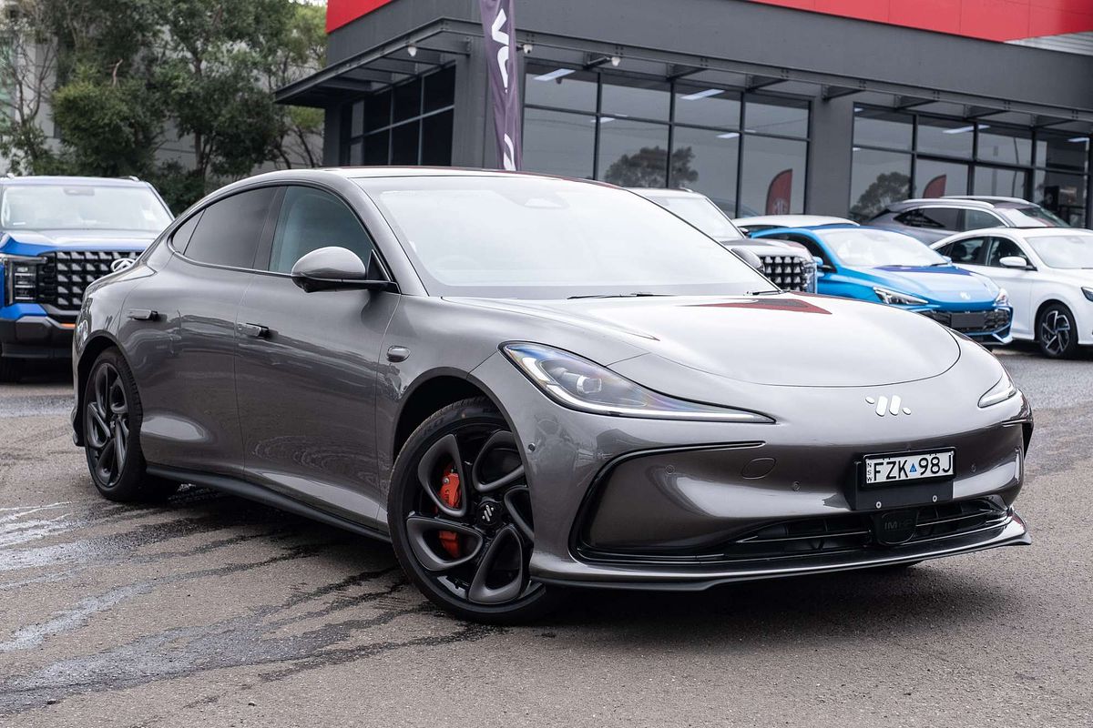 2025 MG IM5 Platinum P12L