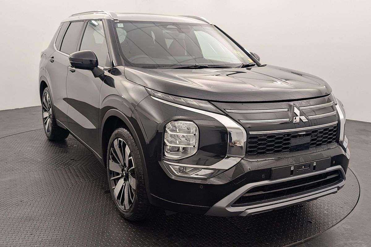 2025 Mitsubishi Outlander Exceed Tourer ZM