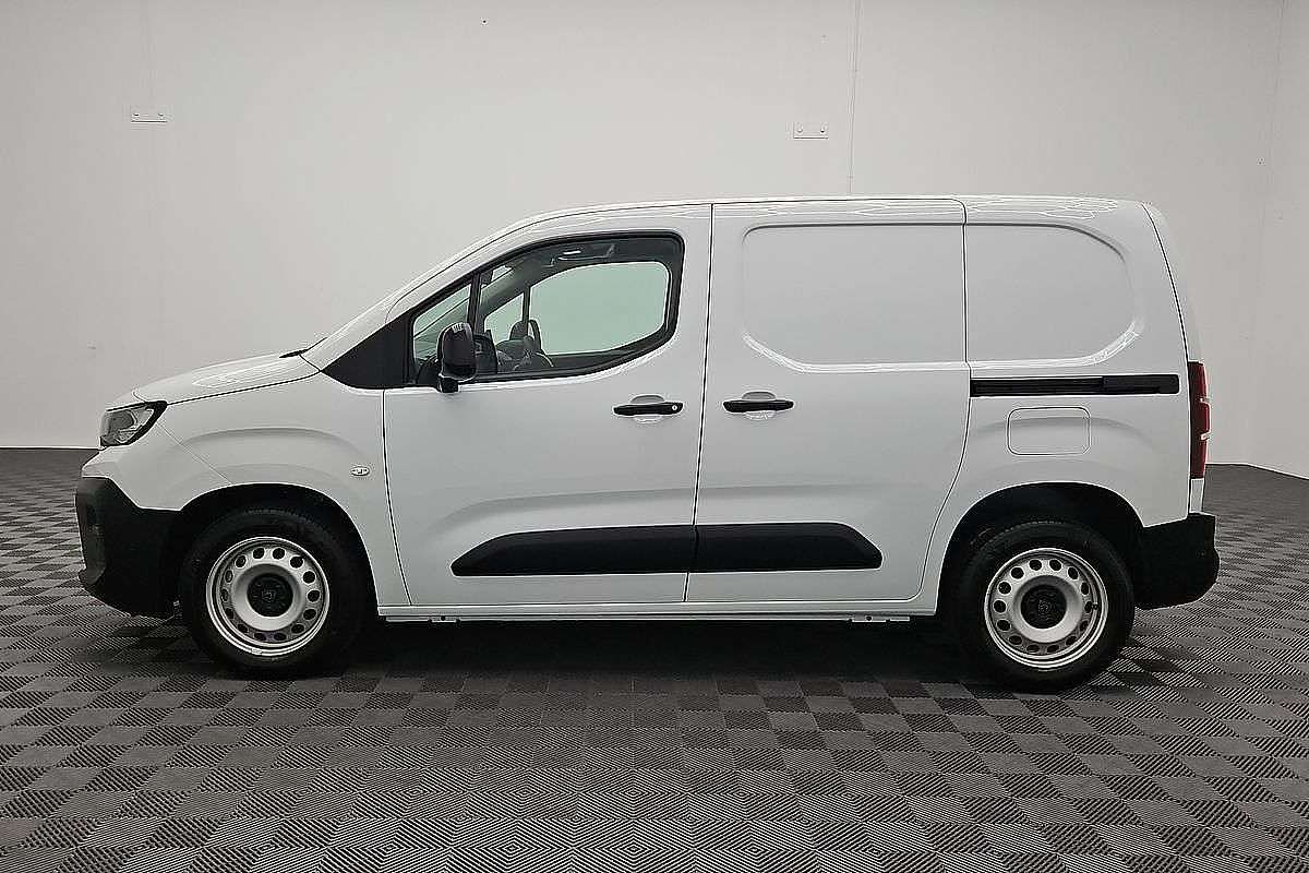 2026 Peugeot Partner Pro K9 SWB Low Roof image 6
