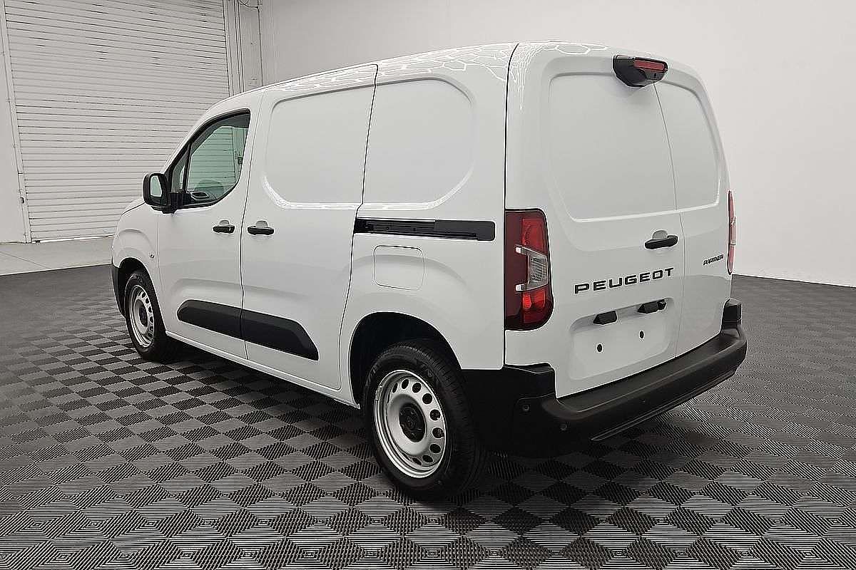 2026 Peugeot Partner Pro K9 SWB Low Roof image 7