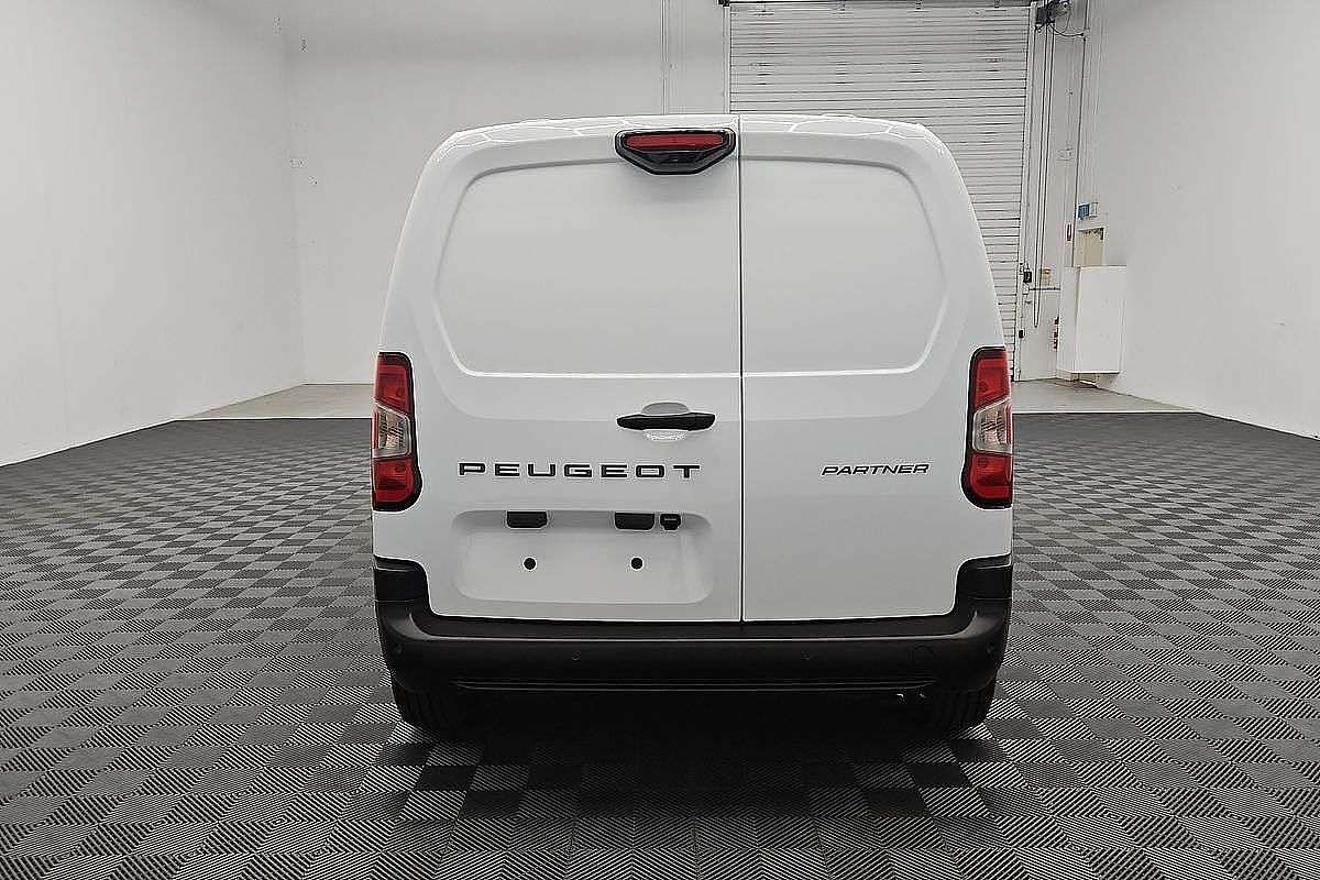 2026 Peugeot Partner Pro K9 SWB Low Roof image 8