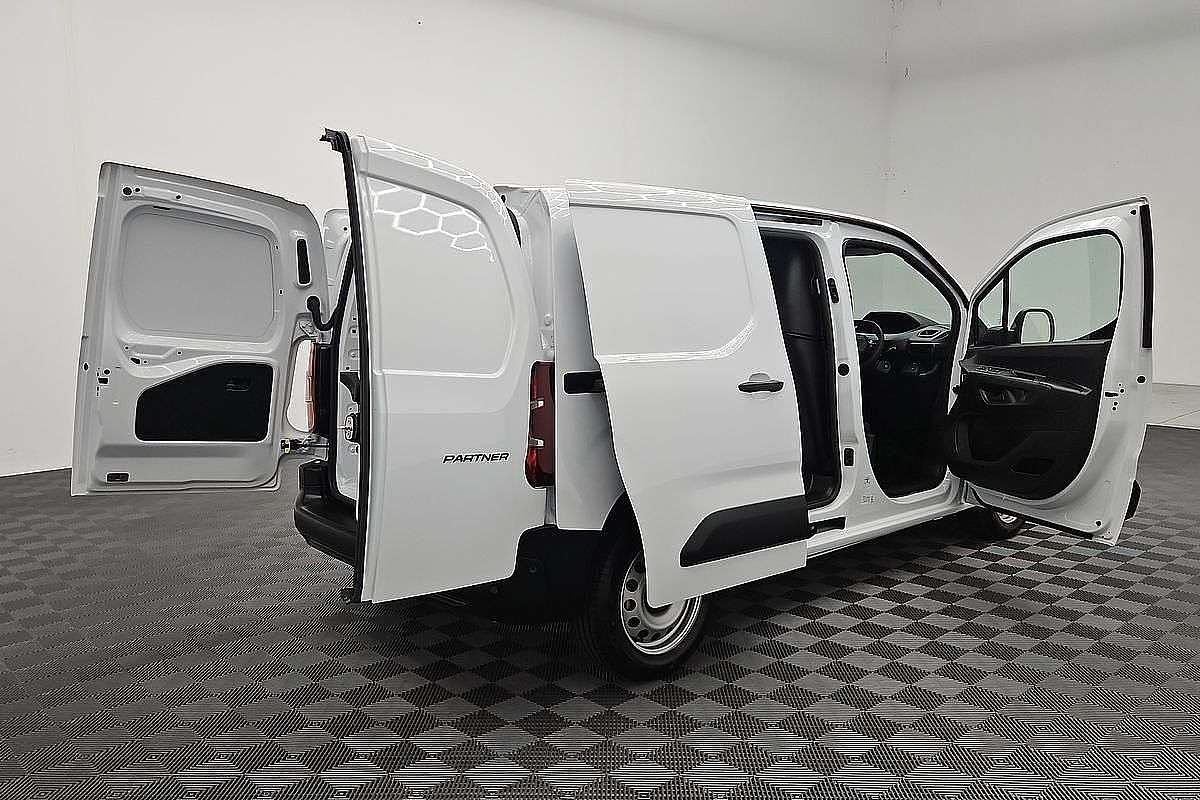 2026 Peugeot Partner Pro K9 SWB Low Roof image 14