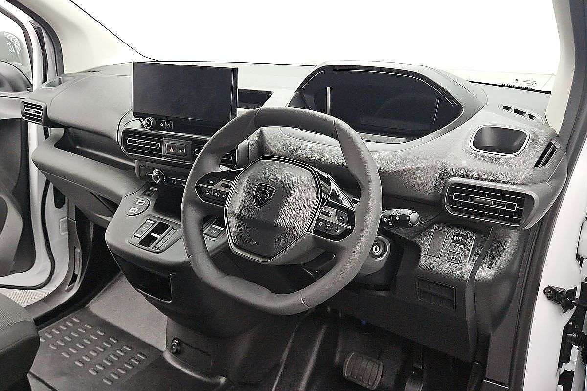 2026 Peugeot Partner Pro K9 SWB Low Roof image 15