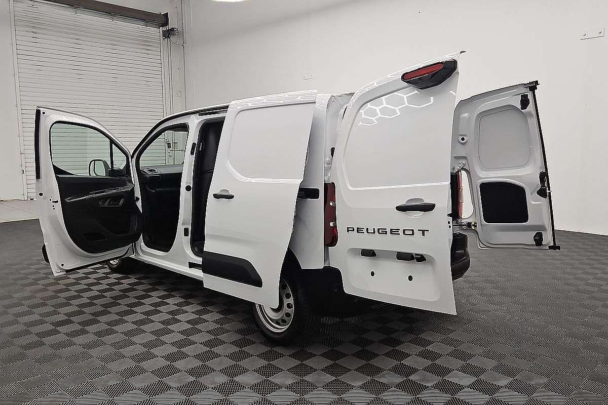2026 Peugeot Partner Pro K9 SWB Low Roof image 16