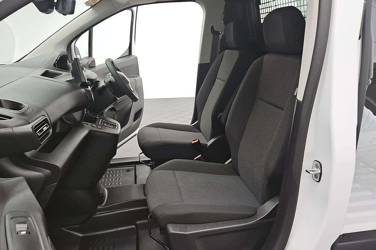 2026 Peugeot Partner Pro K9 SWB Low Roof image 21