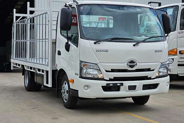 2025 Hino 616 - 300 Series