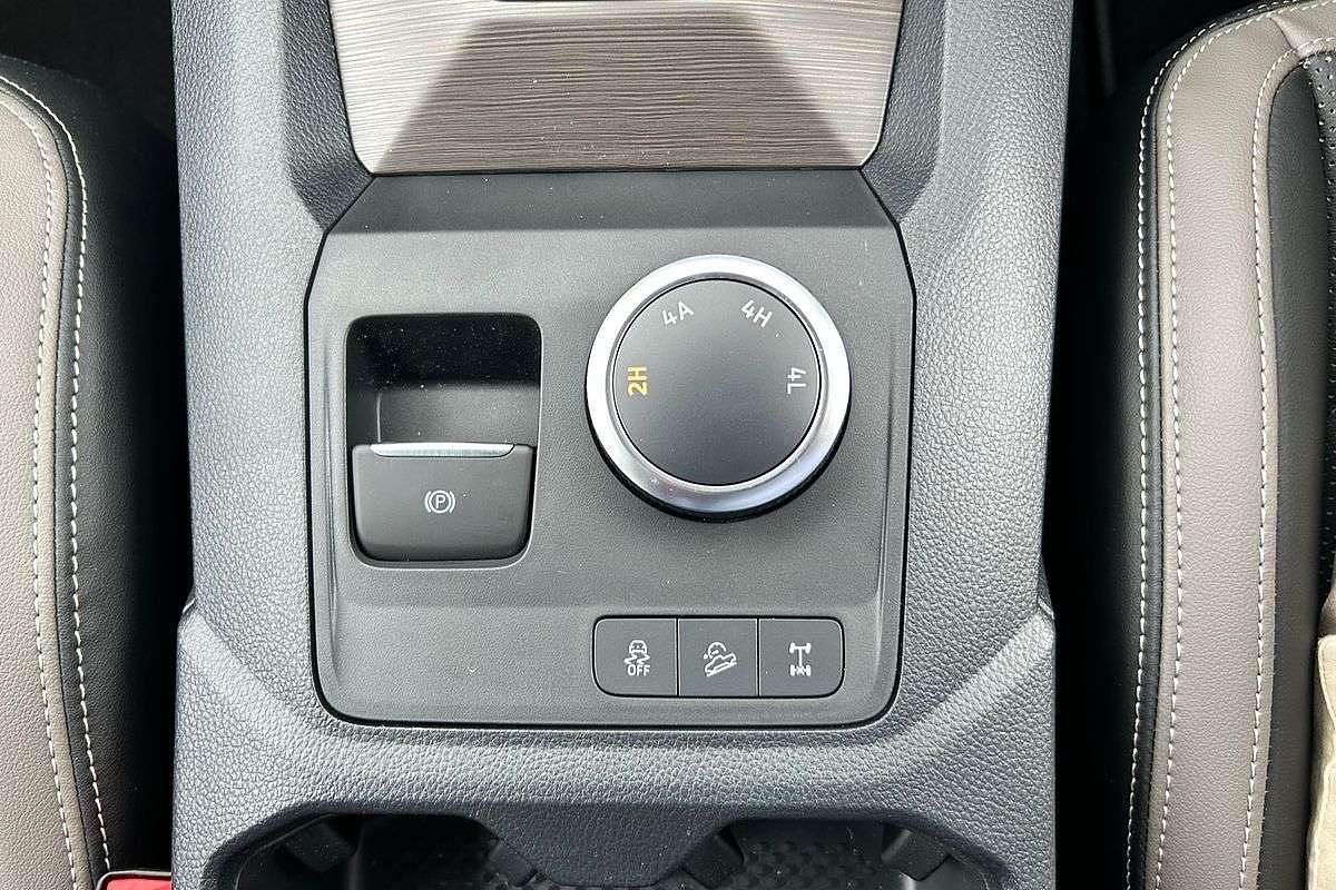 2025 Volkswagen Amarok TDI600 Style NF 4X4 image 19
