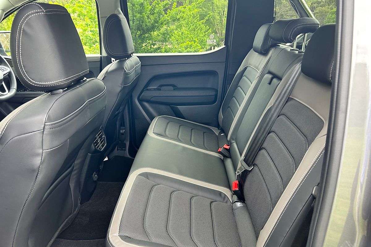 2025 Volkswagen Amarok TDI600 Style NF 4X4 image 22