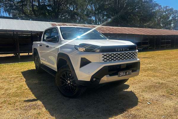2025 Toyota Hilux SR 48V GUN126R 4X4