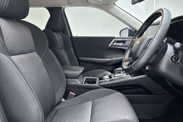 2024 Mitsubishi Outlander LS ZM thumb-12