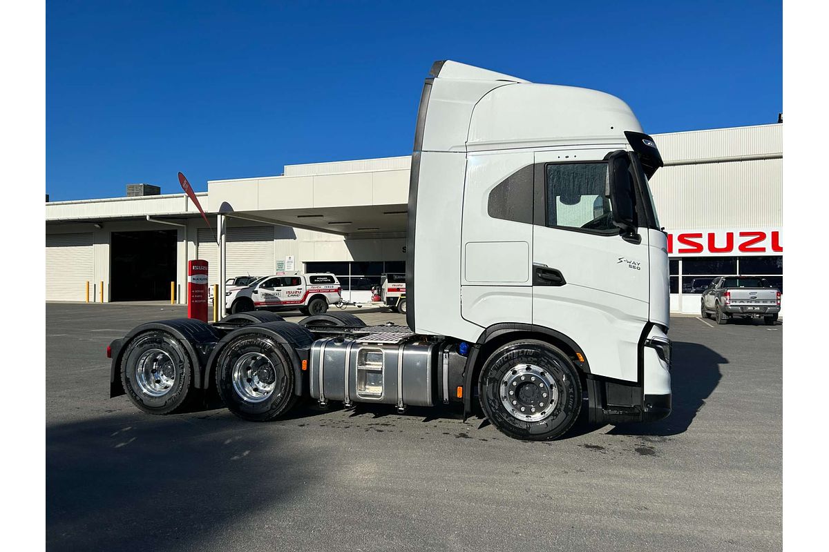 2024 IVECO S-Way AS700 High Roof image 14
