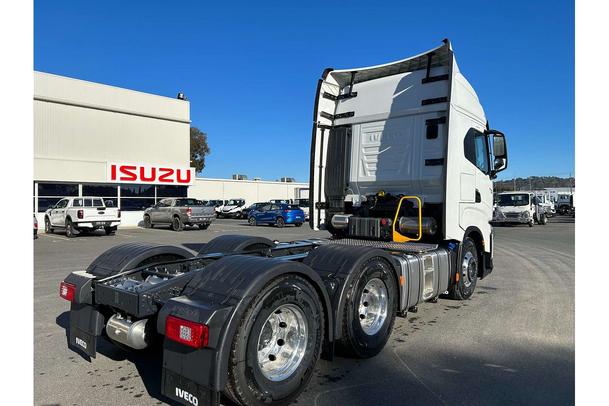 2024 IVECO S-Way AS700 High Roof image 17