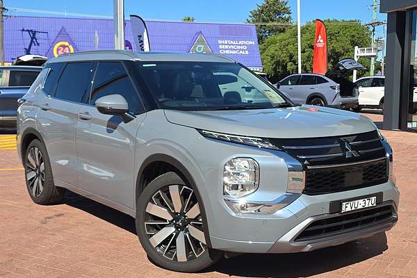 2025 Mitsubishi Outlander Exceed ZM