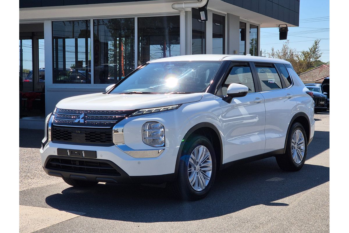2024 Mitsubishi Outlander ES ZM