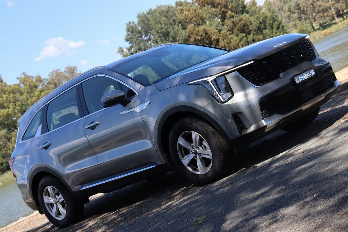 2025 Kia Sorento S MQ4 PE