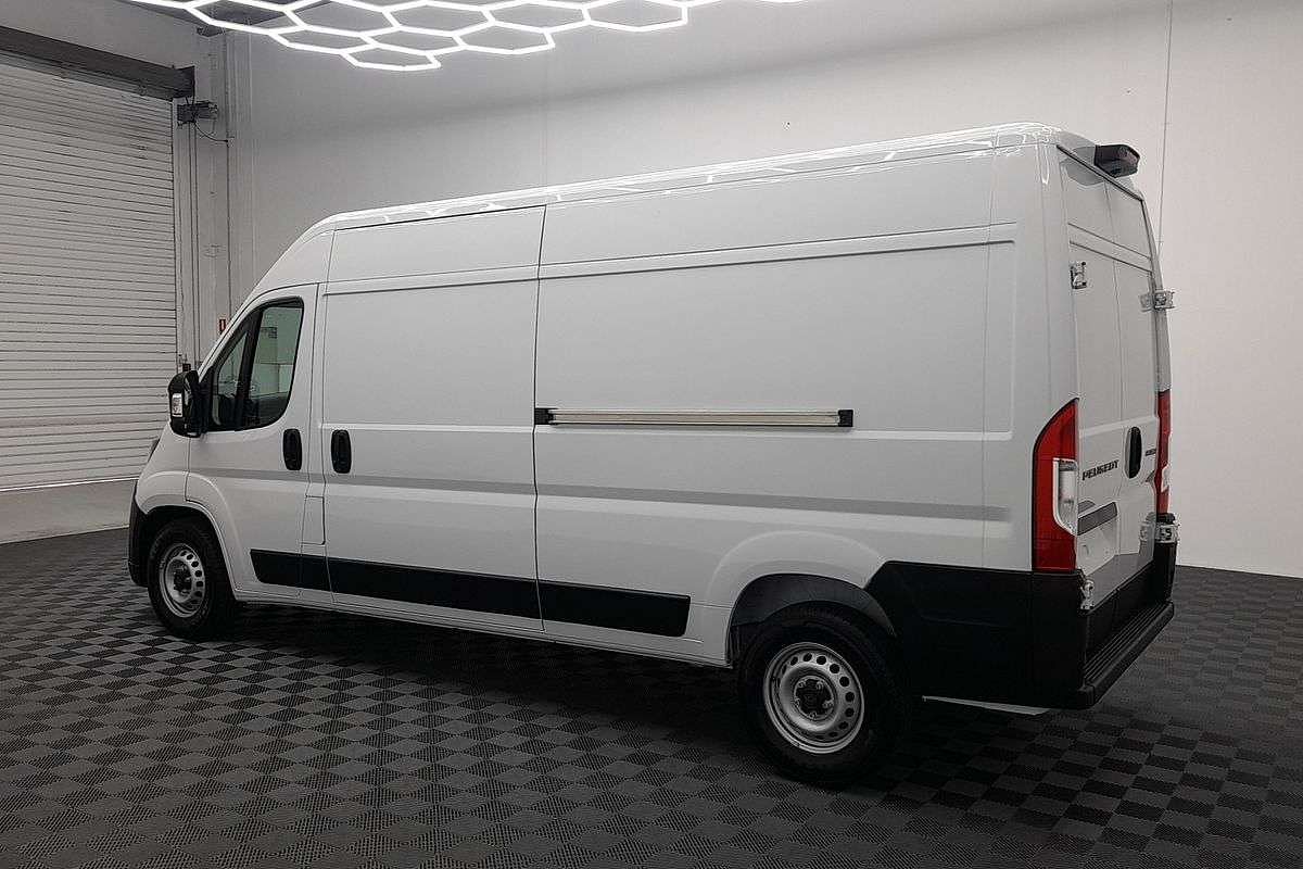 2026 Peugeot Boxer Pro X250 LWB Mid Roof image 10