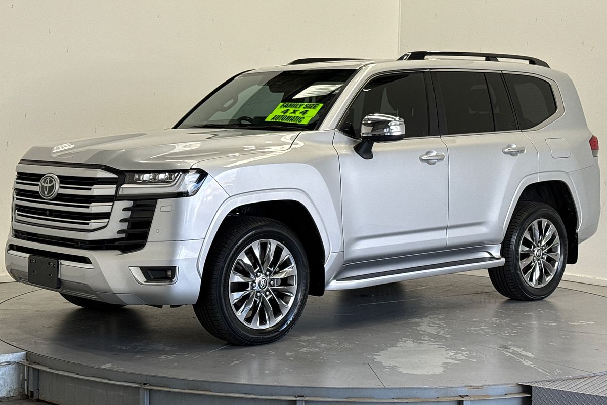 2023 Toyota Landcruiser Sahara ZX FJA300R