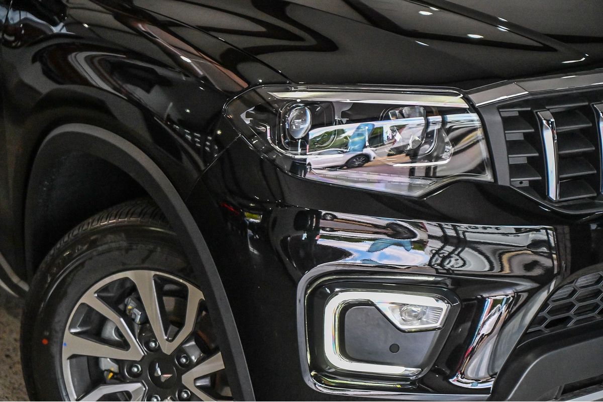2025 Mahindra Scorpio Z8L+