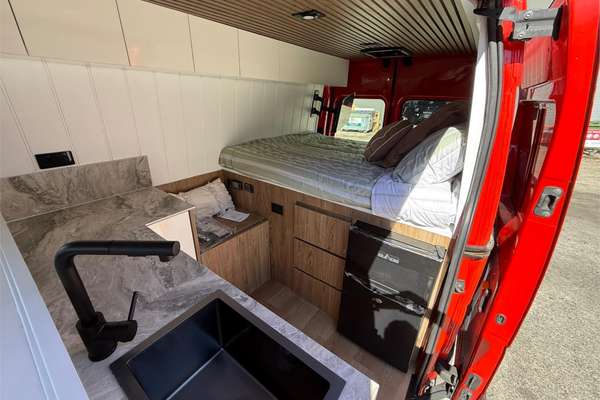 2017 Renault Master X62 MWB Mid Roof