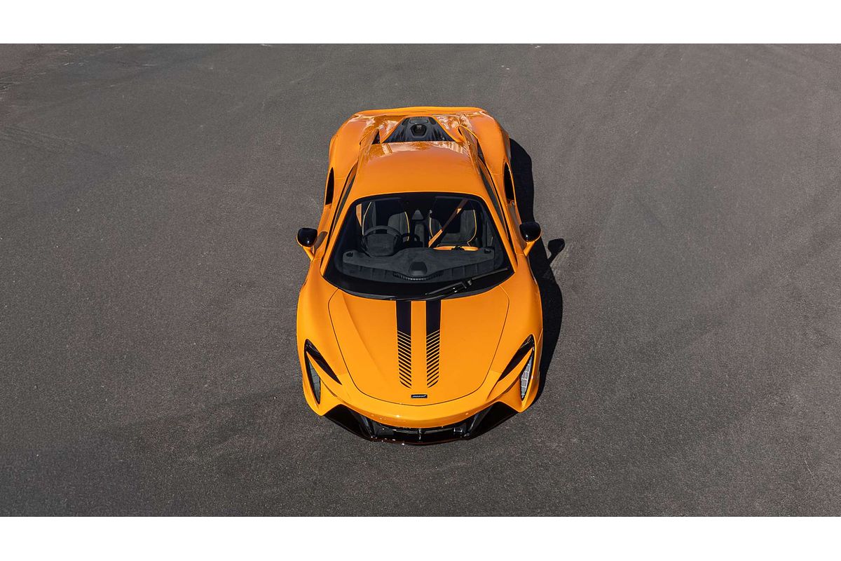 2023 McLaren Artura