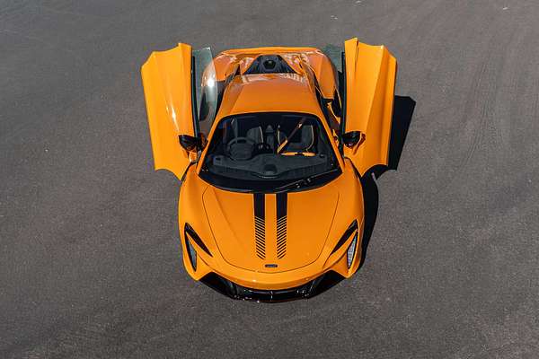 2023 McLaren Artura