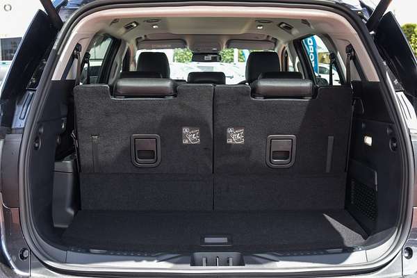2026 Ford Everest Sport 3.0L thumb-8