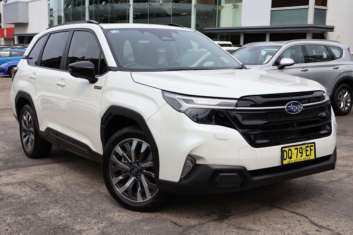 2025 Subaru Forester Hybrid Touring S6