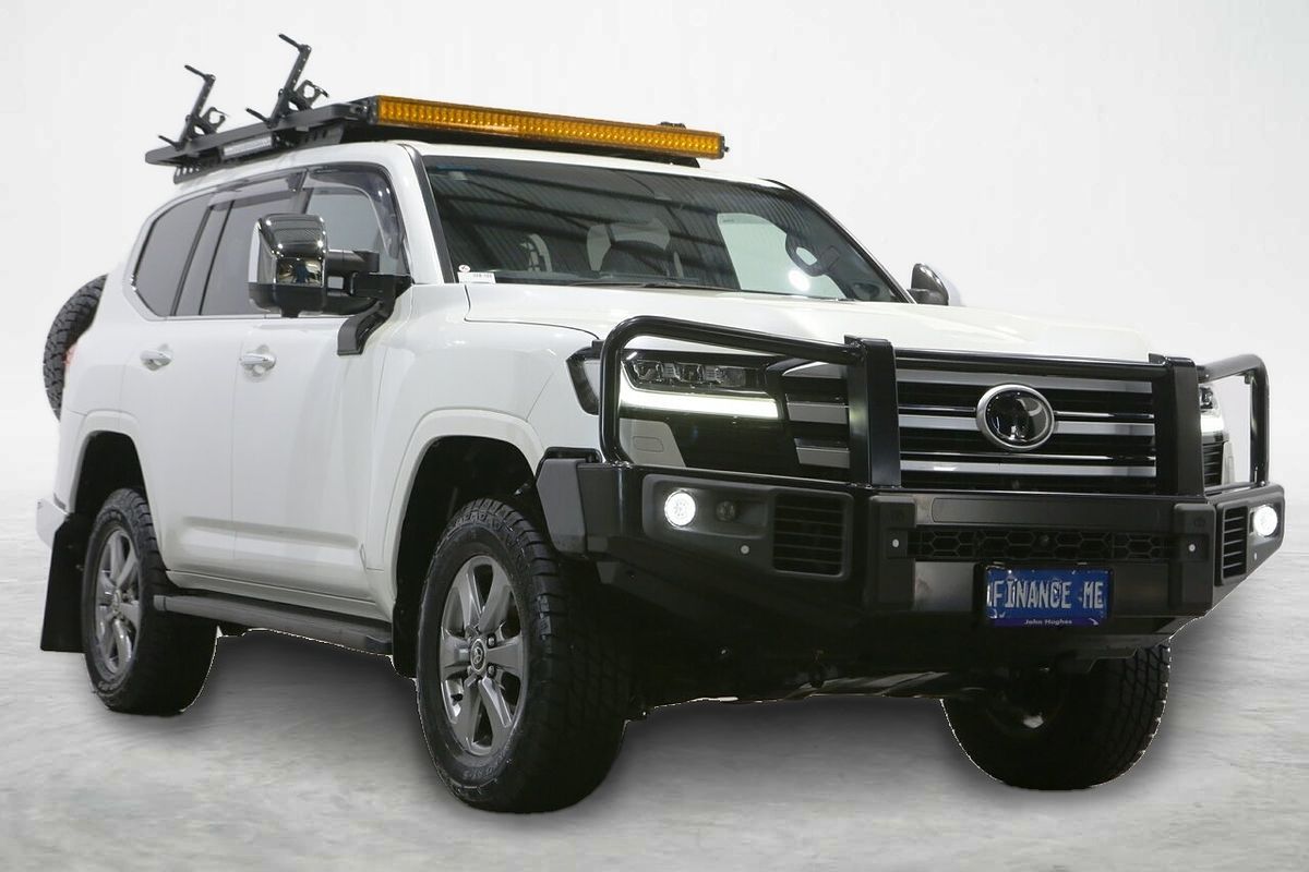 2022 Toyota Landcruiser Sahara FJA300R