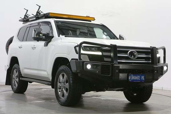 2022 Toyota Landcruiser Sahara FJA300R