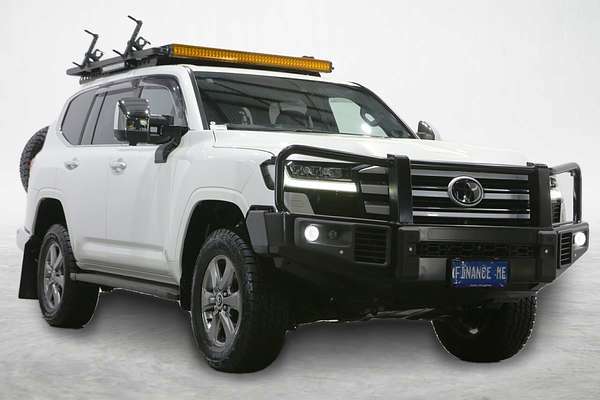 2022 Toyota Landcruiser Sahara FJA300R