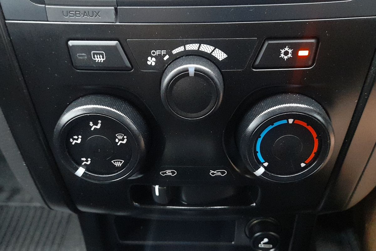 2020 Isuzu D-MAX SX High Ride Rear Wheel Drive