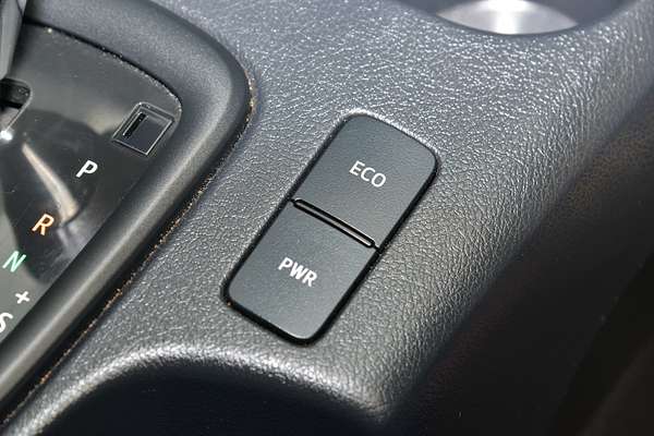 2025 Toyota Hilux SR GUN126R 4X4 thumb-13
