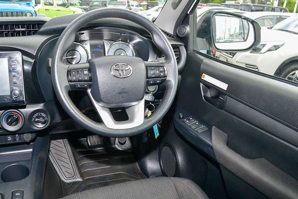 2025 Toyota Hilux SR GUN126R 4X4 thumb-17