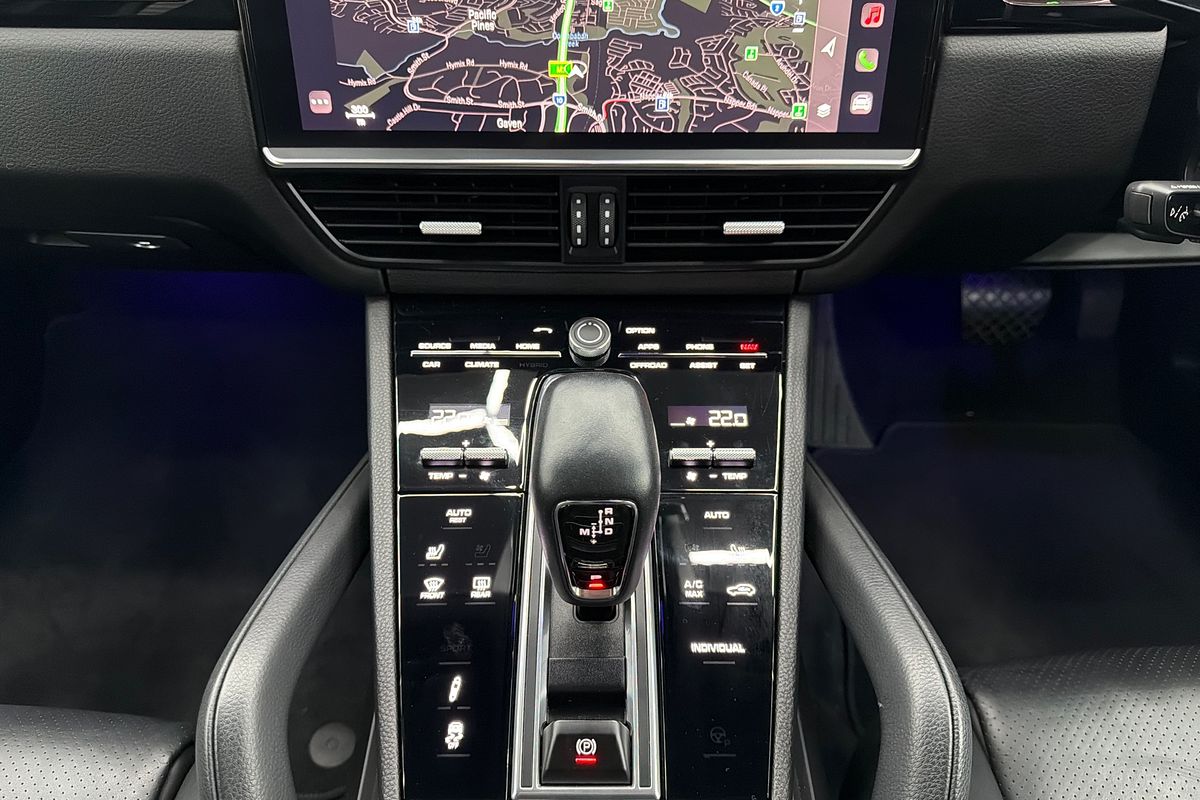 2022 Porsche Cayenne E-Hybrid Platinum Edition 9YA