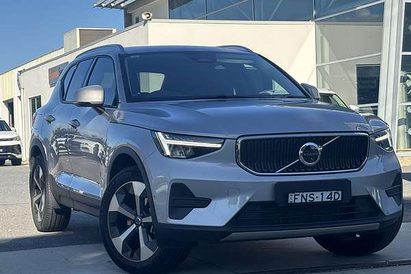 2024 Volvo XC40 Ultimate B4 Bright