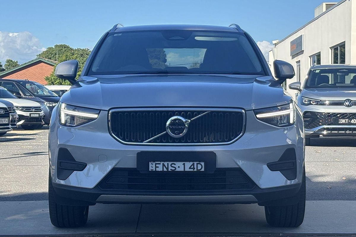 2024 Volvo XC40 Ultimate B4 Bright