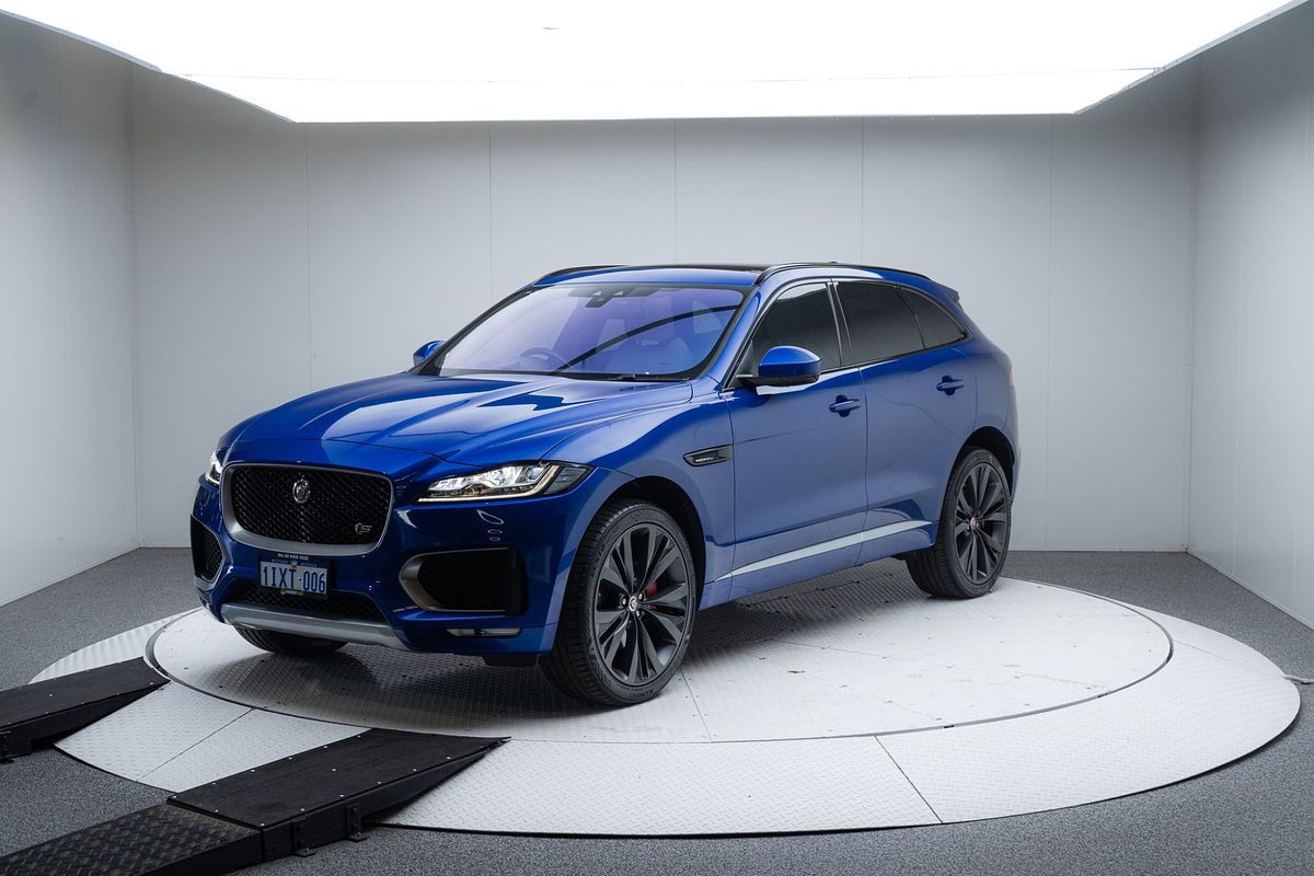 2017 Jaguar F-PACE 35t S X761