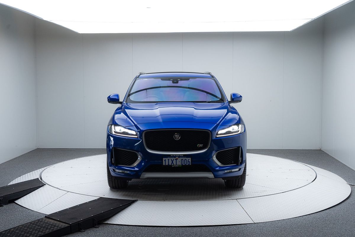 2017 Jaguar F-PACE 35t S X761