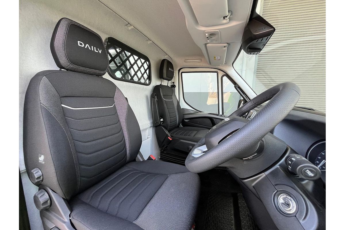 2025 IVECO Daily 70C21V image 18