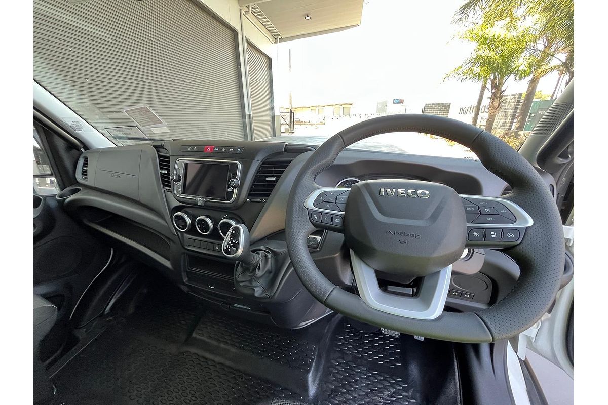 2025 IVECO Daily 70C21V image 21