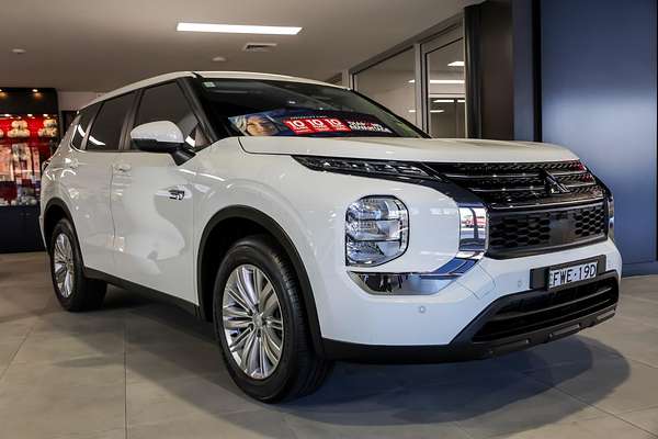 2025 Mitsubishi Outlander PHEV ES ZM