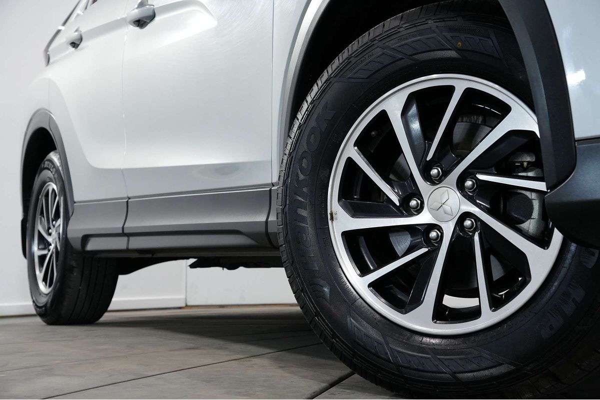2024 Mitsubishi Eclipse Cross ES YB